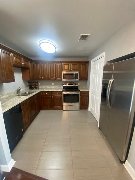 Building Photo - 345 Bayshore Blvd