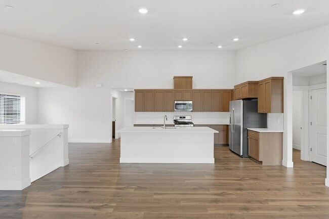Building Photo - Elegant 4 Bedroom| 2.5 Bathroom Tigard Hom...