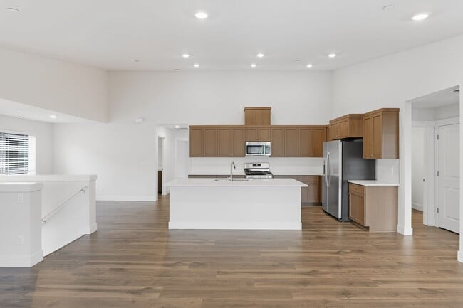 Building Photo - Elegant 4 Bedroom| 3 Bathroom Tigard Home ...