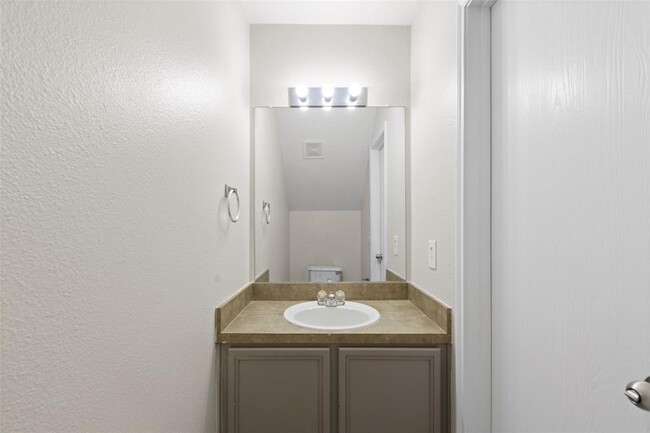 Building Photo - 6206 Scotchwood Dr