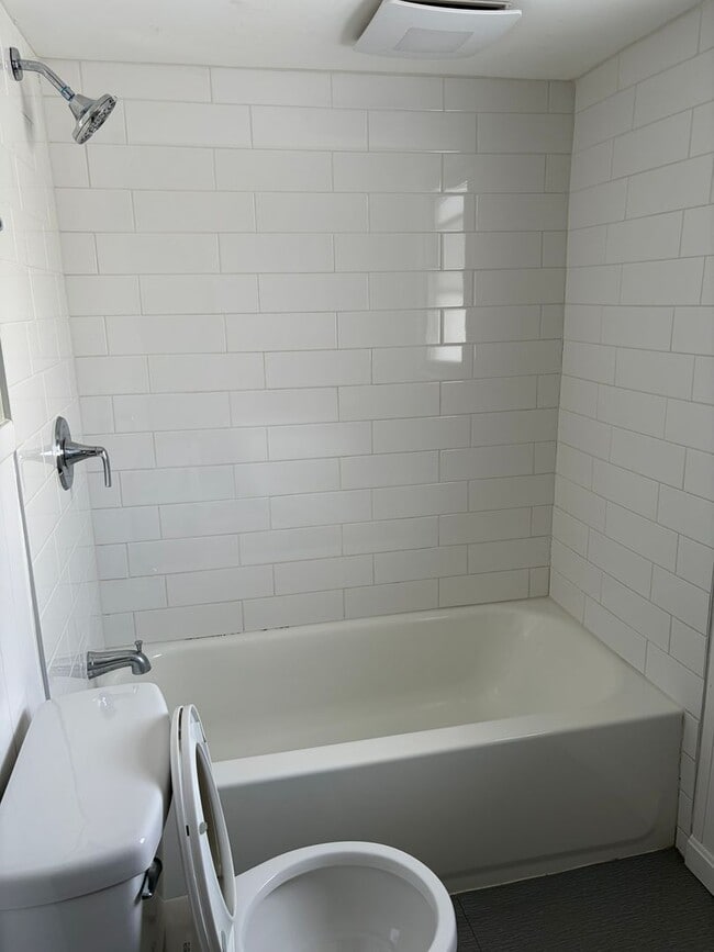 Building Photo - Beautiful single family home on a very Quiet street