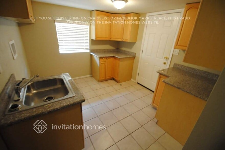 Building Photo - 2329 N 28th St