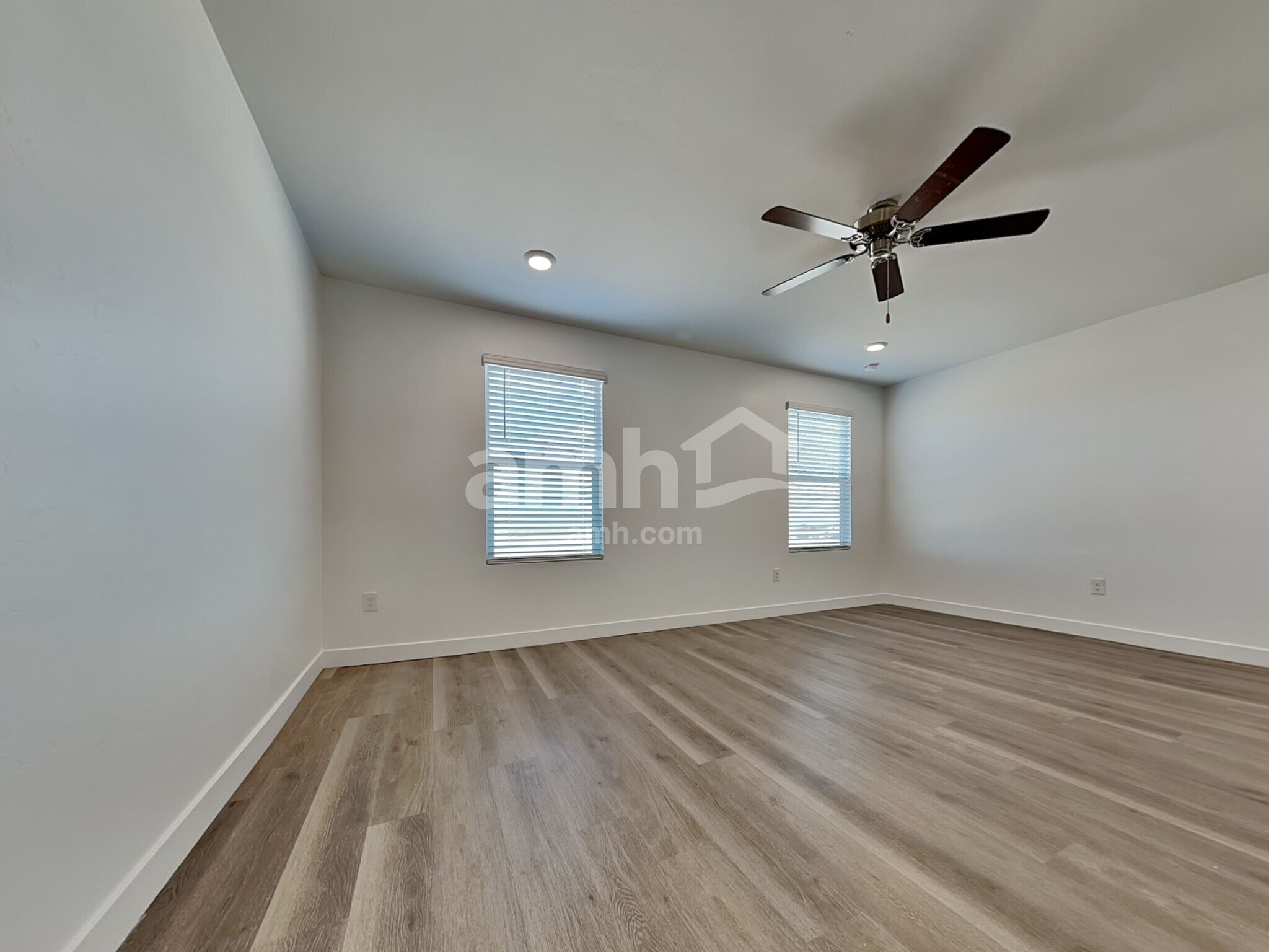 Building Photo - 9561 E Harkes Dr