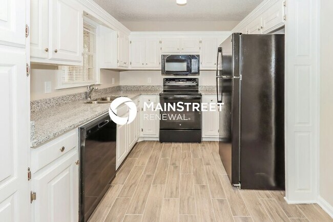 Building Photo - 3 Bedroom Pet-Friendly Home in COVINGTON, GA with Main Street Renewal
