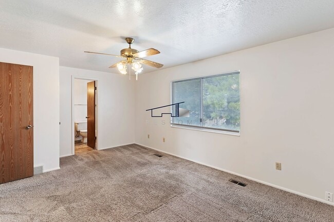 Building Photo - Roy Utah Twin Home for Lease!