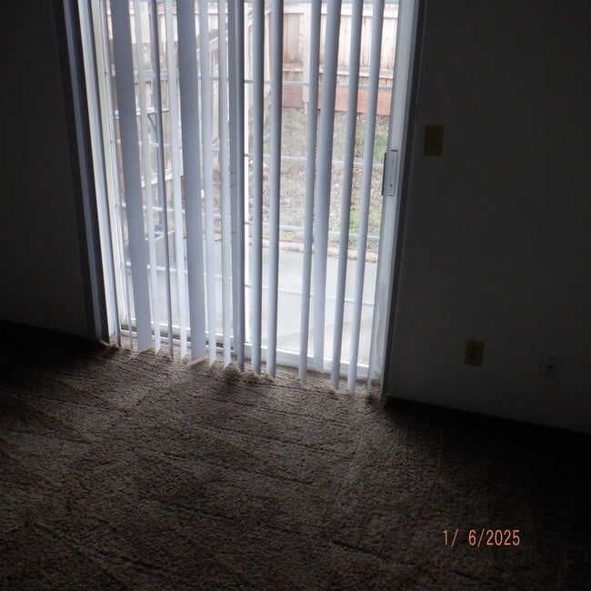 Building Photo - 83-3-2