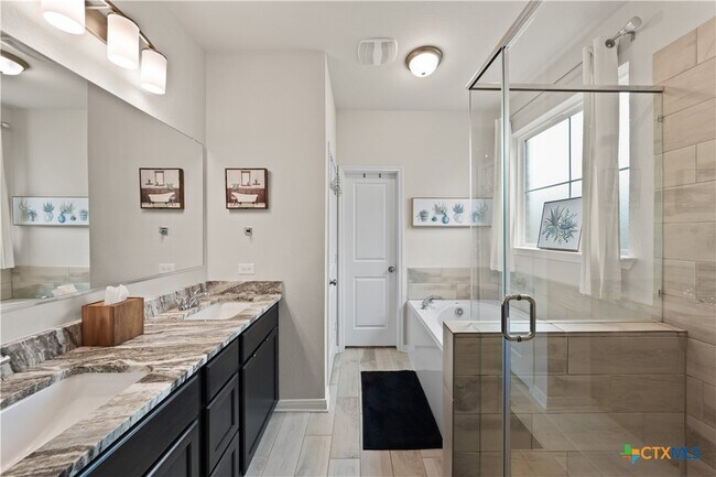 Building Photo - 810 Mclaury Cove