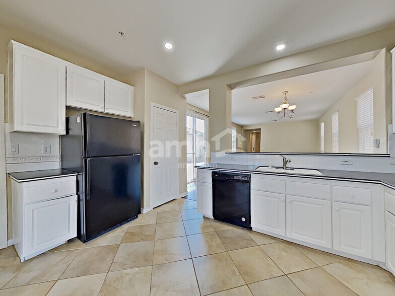 Building Photo - 174 Cloud Cover Ave