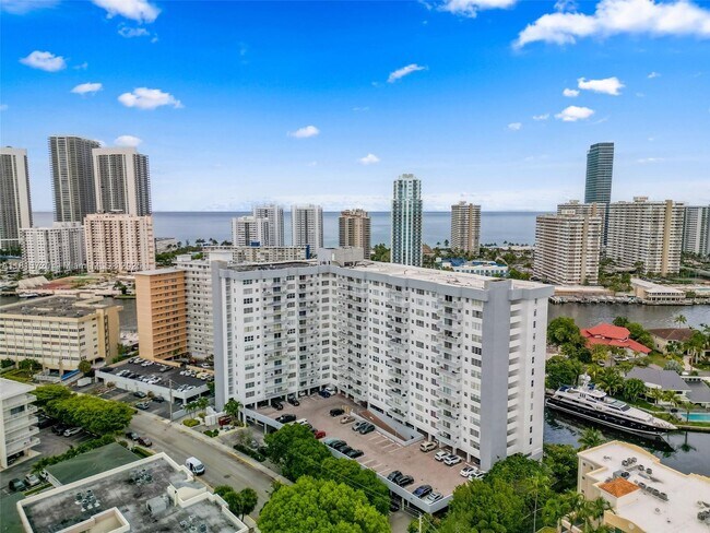 Building Photo - 137 Golden Isles Dr