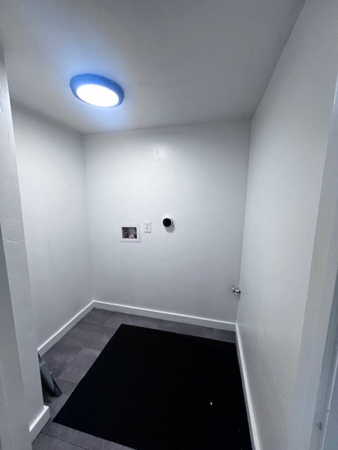 Building Photo - 731 Willow St