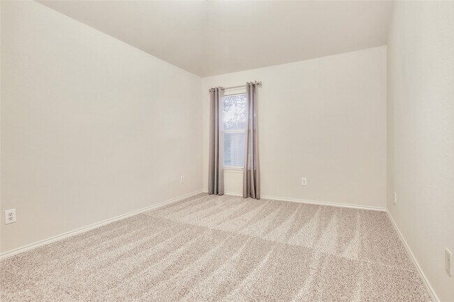 Building Photo - 16518 Strathmore Manor Ln