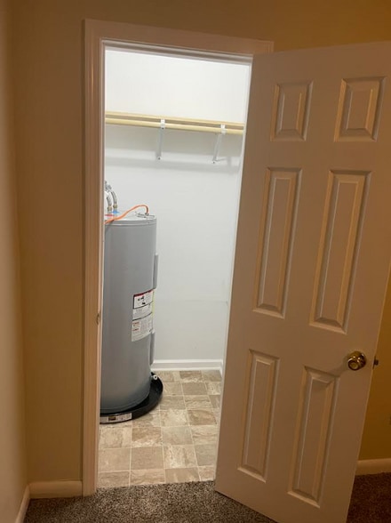 Building Photo - 1021 Fall Creek Rd