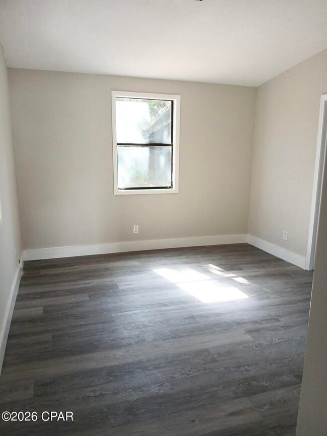 Building Photo - 1825 Watkins Ave