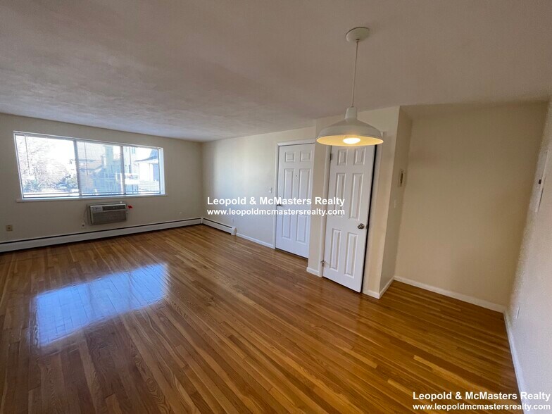 Building Photo - 81 Litchfield St