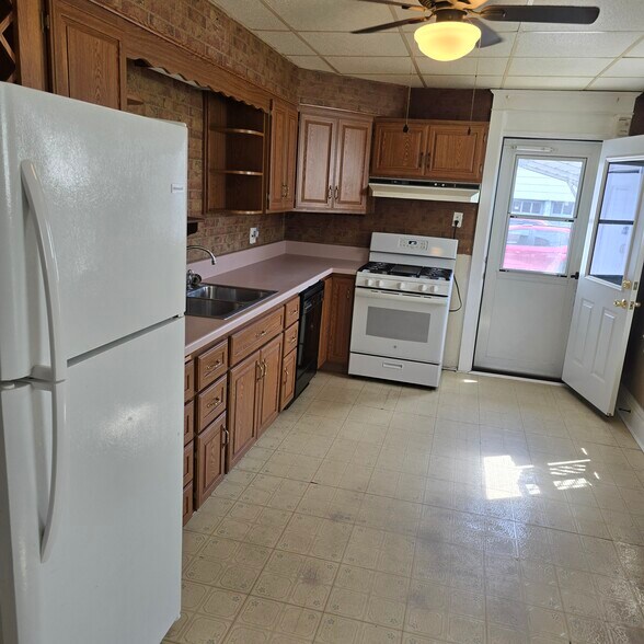 Building Photo - 814 Wayne Ave