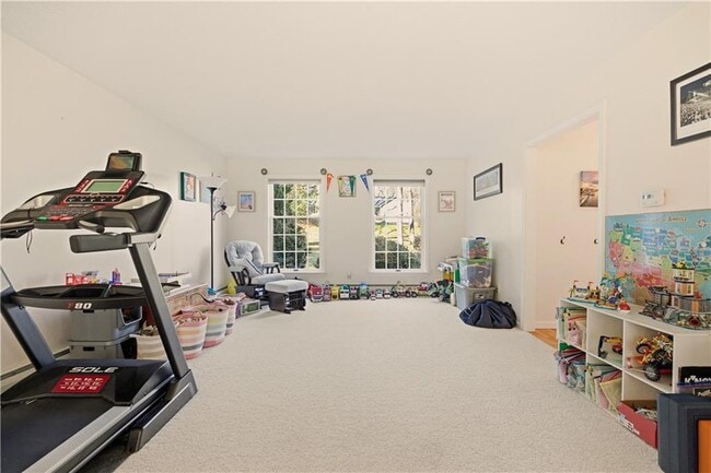 Building Photo - 141 Laurel Ridge Ln