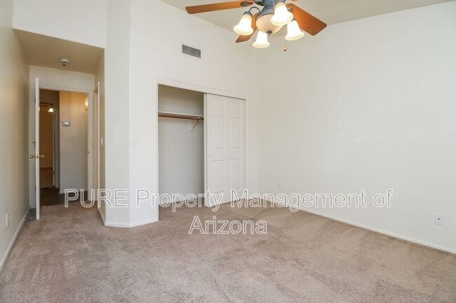 Building Photo - 1117 W Mango Dr