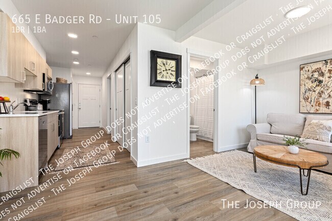 Building Photo - 665 E Badger Rd