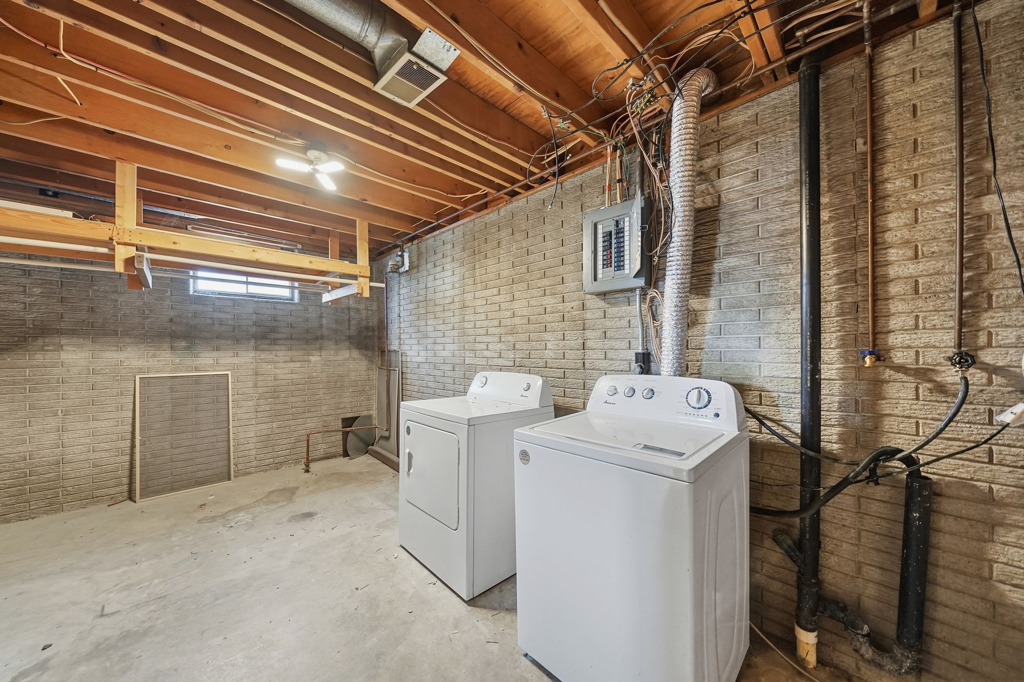 Building Photo - 2830 S 13th St