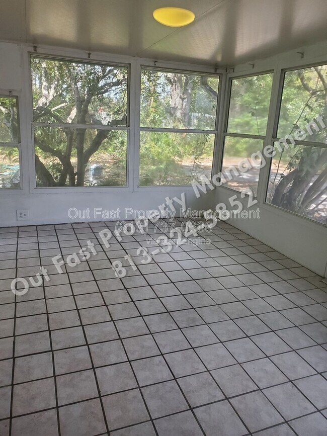 Building Photo - 4811 Drift Tide Dr