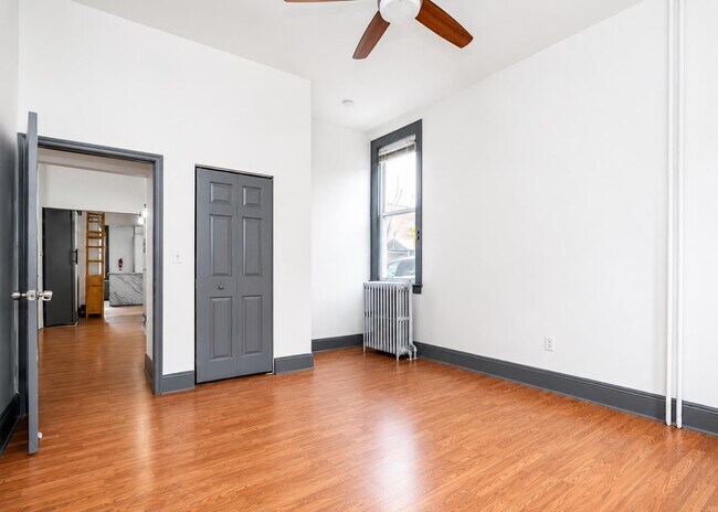 Building Photo - 814 28th St