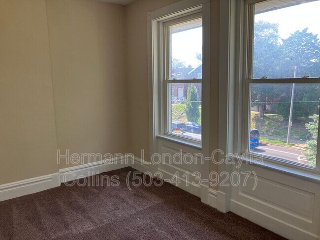 Building Photo - 4506 S Grand Blvd