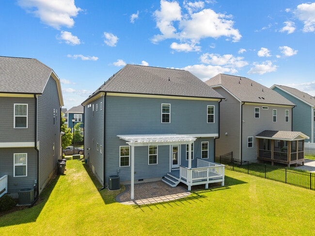 Building Photo - 444 Beacon Ridge Blvd
