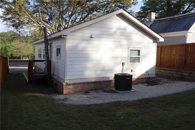 Building Photo - 5120 Railroad Ave