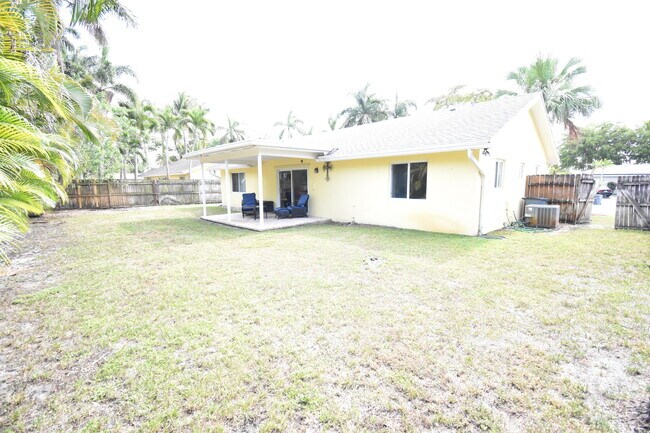 Building Photo - 9426 Southampton Pl