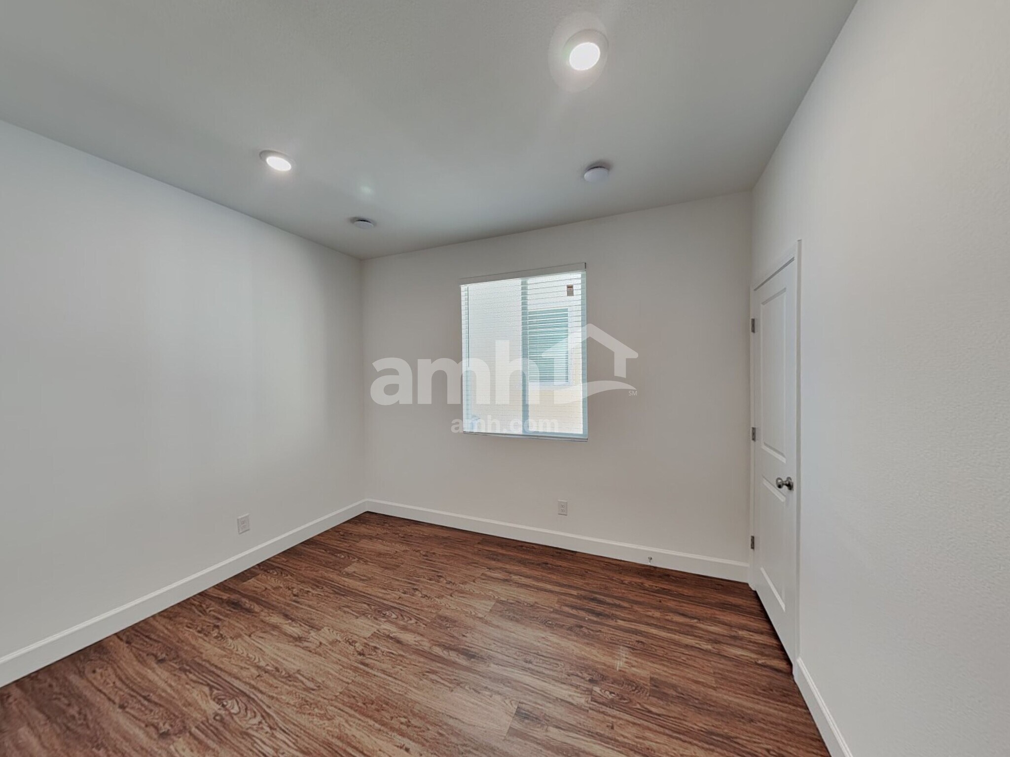 Building Photo - 10132 W Oleta Ave