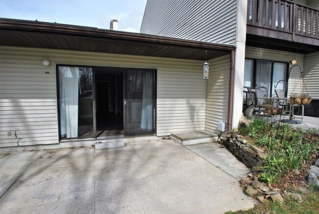 Building Photo - 65 Wilshire Heights Dr