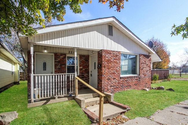 Building Photo - Freshly Renovated & Ready for You — Cozy 1 Bedroom Duplex (Voucher Friendly!)