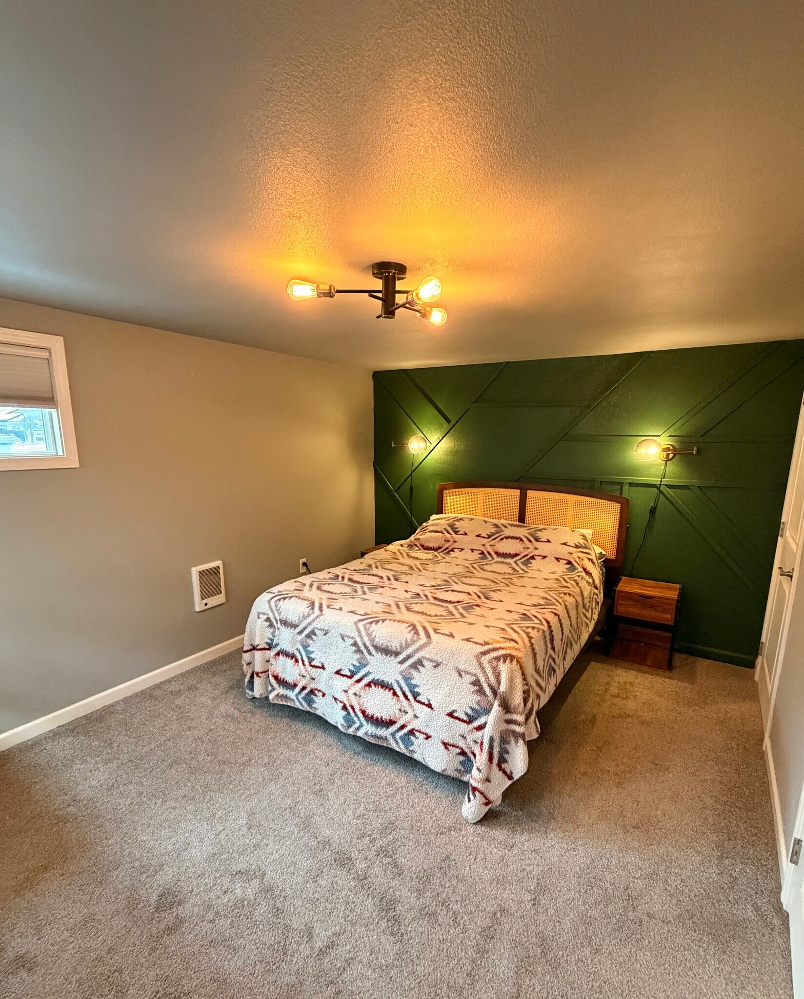 Building Photo - 513 N Franklin St