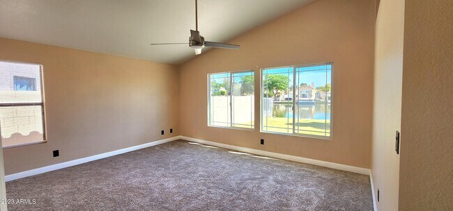 Building Photo - 11041 W Crimson Ln