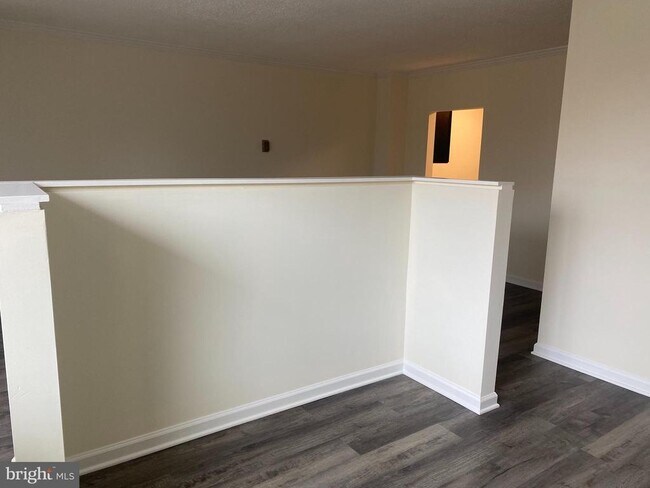 Building Photo - 4141 Henderson Rd
