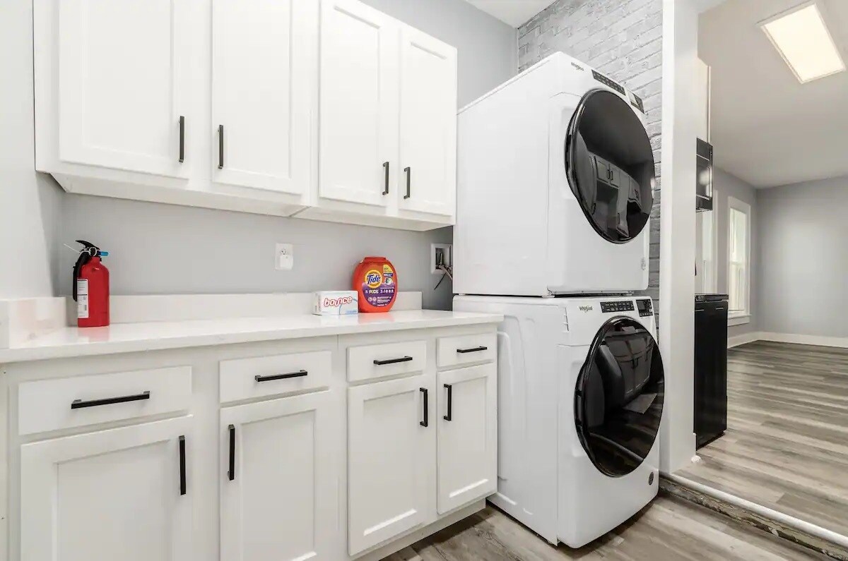 Laundry / Storage - 63 E Moler St