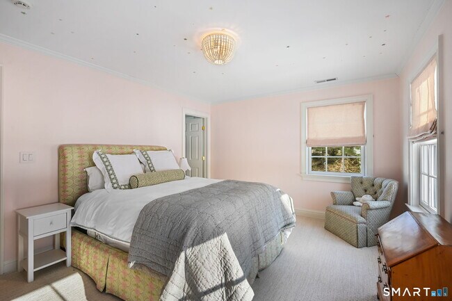 Building Photo - 61 Bittersweet Ln