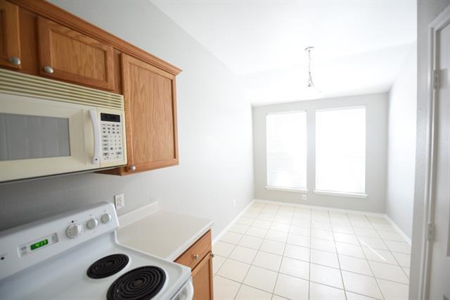 Building Photo - 421 Stanley Falls Dr