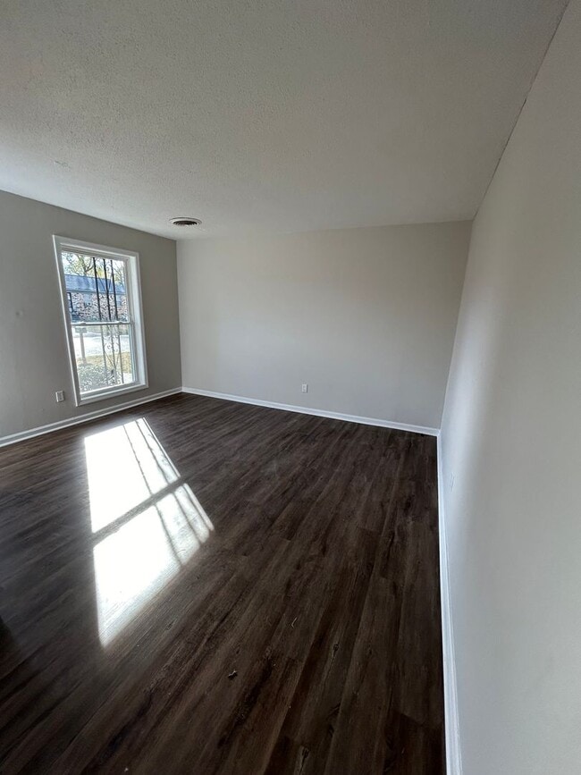 Building Photo - 115 Tisdale St