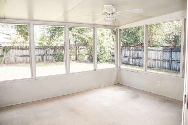 Building Photo - 522 Risen Star Dr