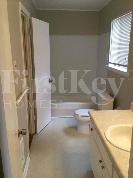 Building Photo - 6634 Imperial Dr