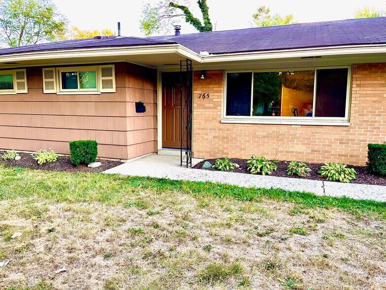 Building Photo - 765 Stinchcomb Dr