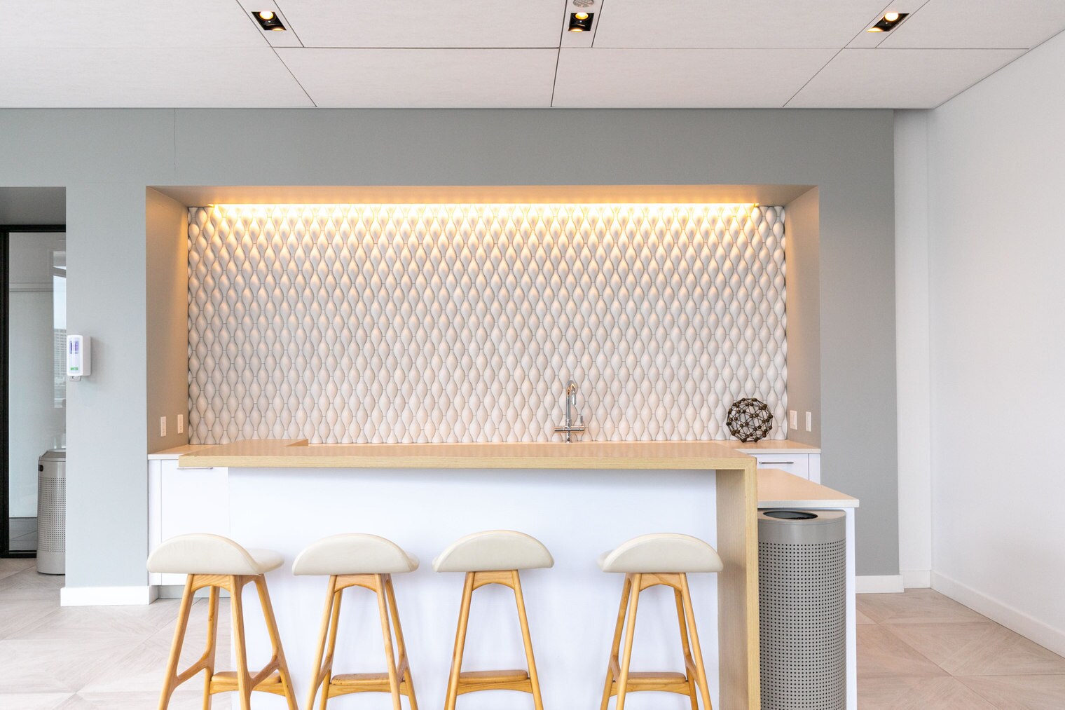 Building Photo - 165 North Des Plaines Street-GO FL7-ID747