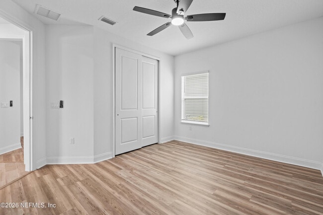 Building Photo - 260 Oaklawn Ct