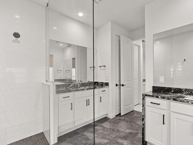 Building Photo - 11828 SW Lyra Dr.