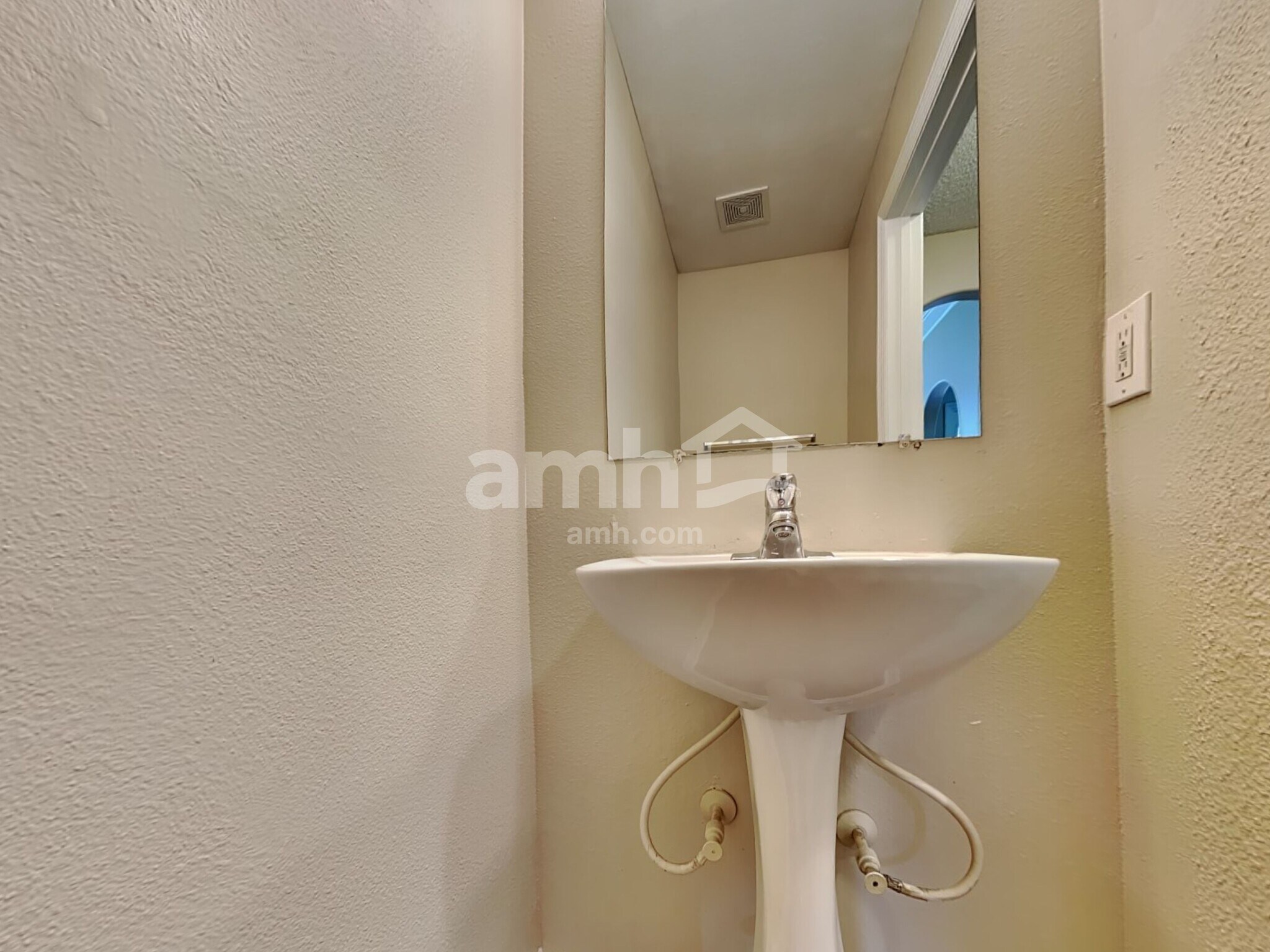 Building Photo - 8881 Shindler Crossing Dr