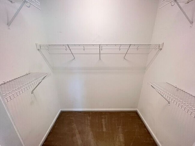 Building Photo - Fantastic 2 Bedroom Durham Townhouse