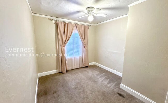 Building Photo - 605 E Santa Inez Ave