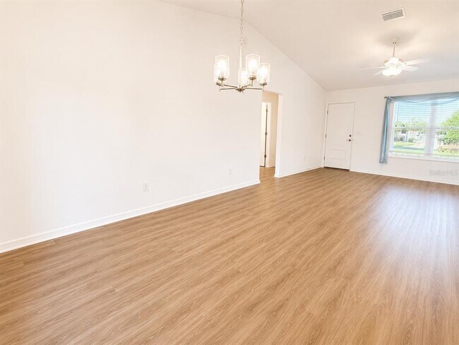 Building Photo - 6743 Mary Lp