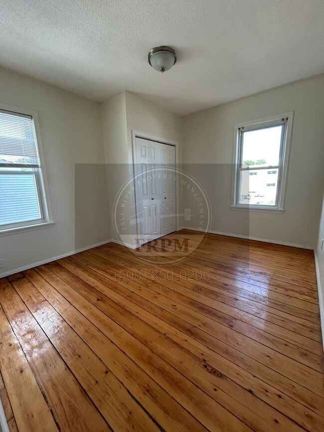 Building Photo - 90 Montaup St
